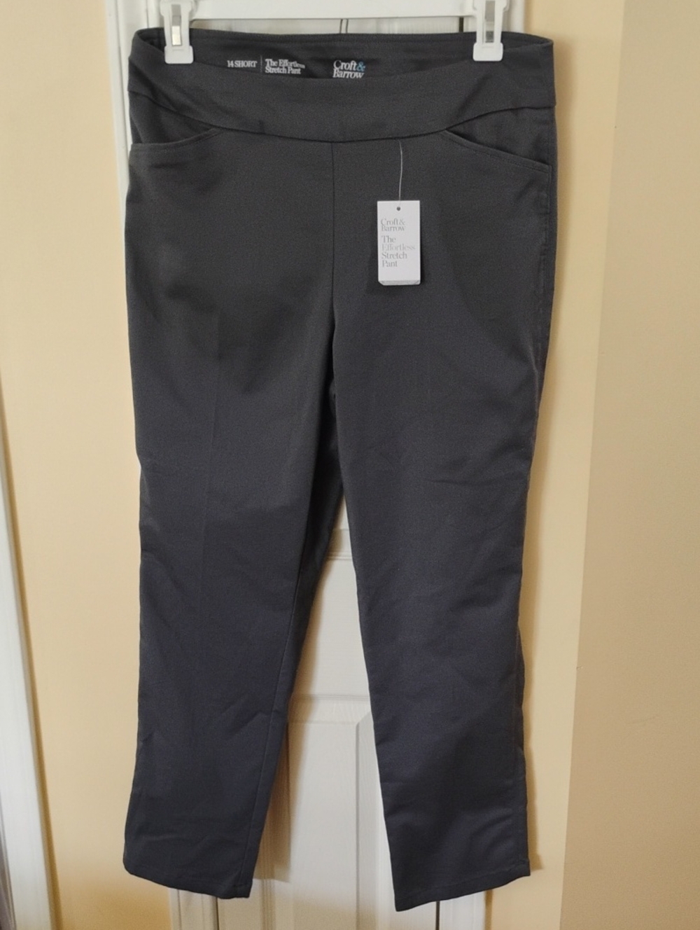 Croft & Barrow Women’s Dark Charcoal Straight-Leg Short Stretch Pants